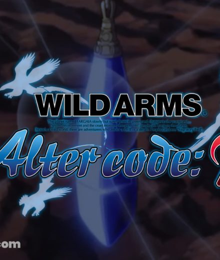 Logo de Wild Arms Alter Code: F apparaissant à l’écran, accompagné de la pierre bleue lumineuse, élément central de l’imaginaire visuel du jeu lors de l’opening.